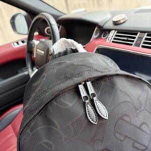 【AT9640】バーバリー BURBERRY デザイン美学を融合した高級ブラックリュックサック | Burberry London