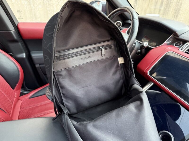 【AT9640】バーバリー BURBERRY デザイン美学を融合した高級ブラックリュックサック | Burberry London