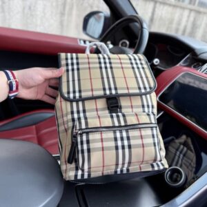 【AT9641】バーバリークラシックチェック柄リュックサック - 都市旅行をエレガントに演出 | Burberry