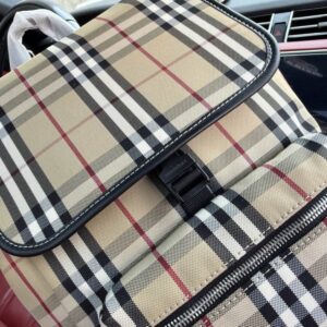 【AT9641】バーバリークラシックチェック柄リュックサック - 都市旅行をエレガントに演出 | Burberry