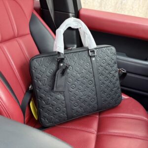 【AT9642】ルイ・ヴィトンメンズリザードレザーブリーフケース - ビジネスミーティングに最適なプロフェッショナルアイテム | Louis Vuitton Malletier