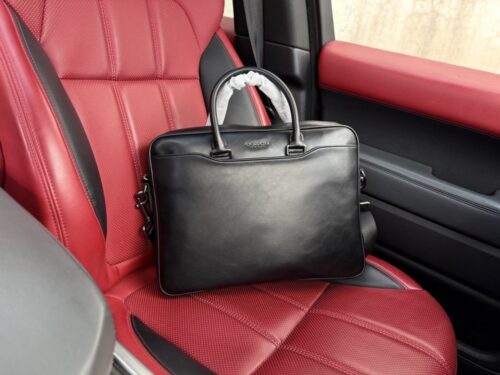 【AT9643】Coachのビジネスバッグ | 優雅な牛革デザインと多機能収納【キャリアエリート向け】 | Coach