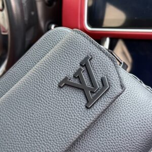 【AT9644】ルイ・ヴィトンのFastlineシリーズ多機能郵便バッグ、都会のエリートのための贅沢なスタイル | Louis Vuitton