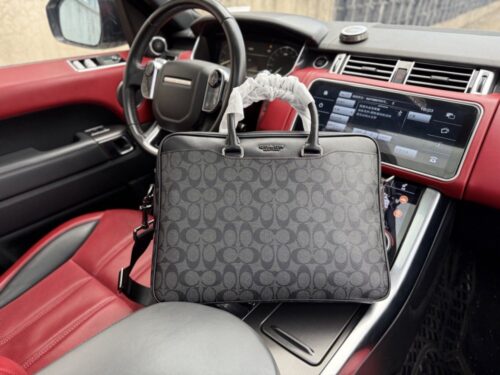 【AT9647】Coach（コーチ）ビジネス書類入れ 高級PVC素材使用37x27x6cm クラシックダブルC模様付き | Coach New York
