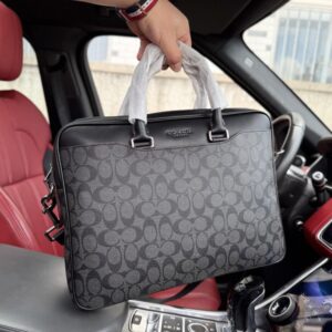 【AT9647】Coach（コーチ）ビジネス書類入れ 高級PVC素材使用37x27x6cm クラシックダブルC模様付き | Coach New York