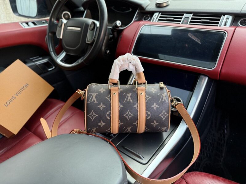 【AT9649】ルイ・ヴィトンのモノグラムキャンバスと牛革のポストバッグ | Louis Vuitton Paris