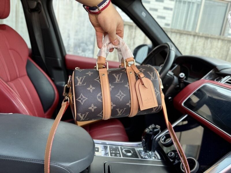 【AT9649】ルイ・ヴィトンのモノグラムキャンバスと牛革のポストバッグ | Louis Vuitton Paris