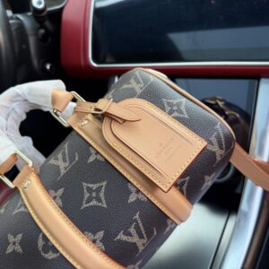 【AT9649】ルイ・ヴィトンのモノグラムキャンバスと牛革のポストバッグ | Louis Vuitton Paris