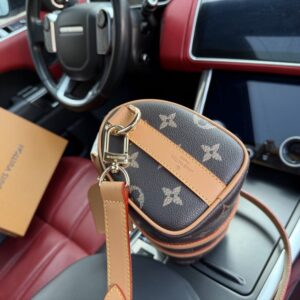 【AT9649】ルイ・ヴィトンのモノグラムキャンバスと牛革のポストバッグ | Louis Vuitton Paris