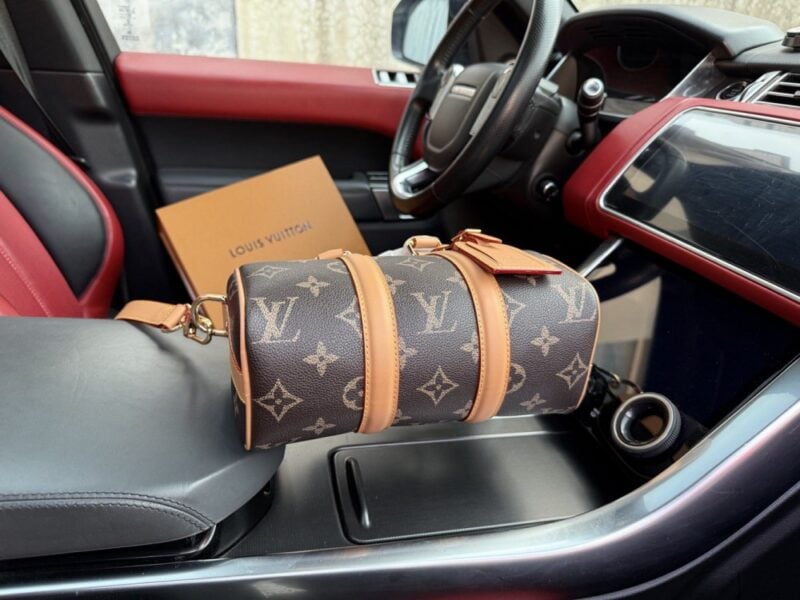 【AT9649】ルイ・ヴィトンのモノグラムキャンバスと牛革のポストバッグ | Louis Vuitton Paris