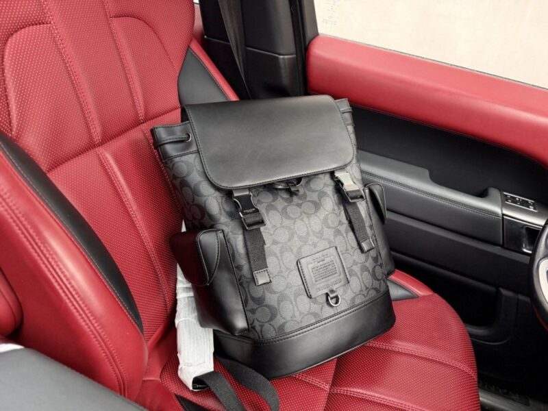【AT9652】Coachの高級リビントンリュックサック - 都会のエリート必須の洗練スタイル | Coach New York