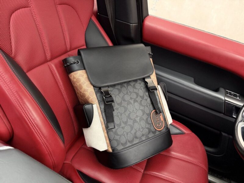 【AT9656】COACHの高級Rivingtonリュックサック：ビジネスエリート向けの都会スタイルアイテム | Coach New York