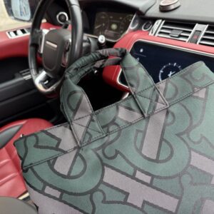 【AT9662】プラダ Prada レトロチェック柄ショルダーバッグ、高品質革製、繊細な贅沢感 | Burberry