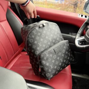 【AT9666】ルイ・ヴィトンのディスカバリーバックパック - 都市のエリートのためのラグジュアリートラベル仲間 | Louis Vuitton