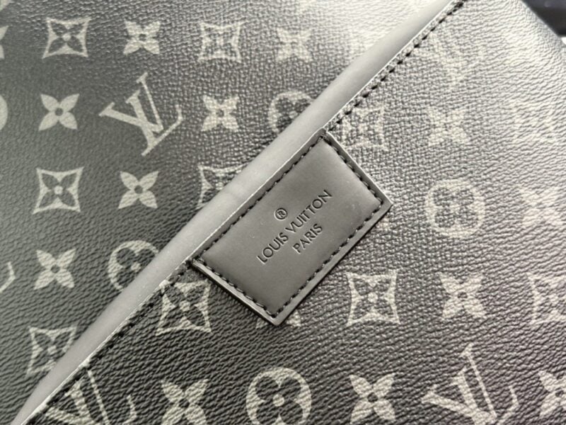 【AT9666】ルイ・ヴィトンのディスカバリーバックパック - 都市のエリートのためのラグジュアリートラベル仲間 | Louis Vuitton