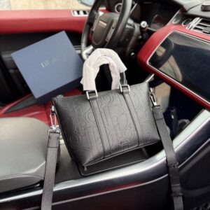 【AT9668】Diorのグラビティレザーショルダーバッグ - 都会的な贅沢と卓越なクラフトマンシップ | Dior