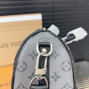 【AT9673】ルイ・ヴィトン Keepall 25クラシックシリーズ：モノグラム エクリプス ブラック＆グレー｜都市旅行、ビジネスミーティングに最適 | Louis Vuitton Paris