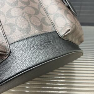 【AT9674】Coach Warnerバックパックの都会的なスタイルと贅沢感が魅力的なメンズファッションアクセサリー | Coach