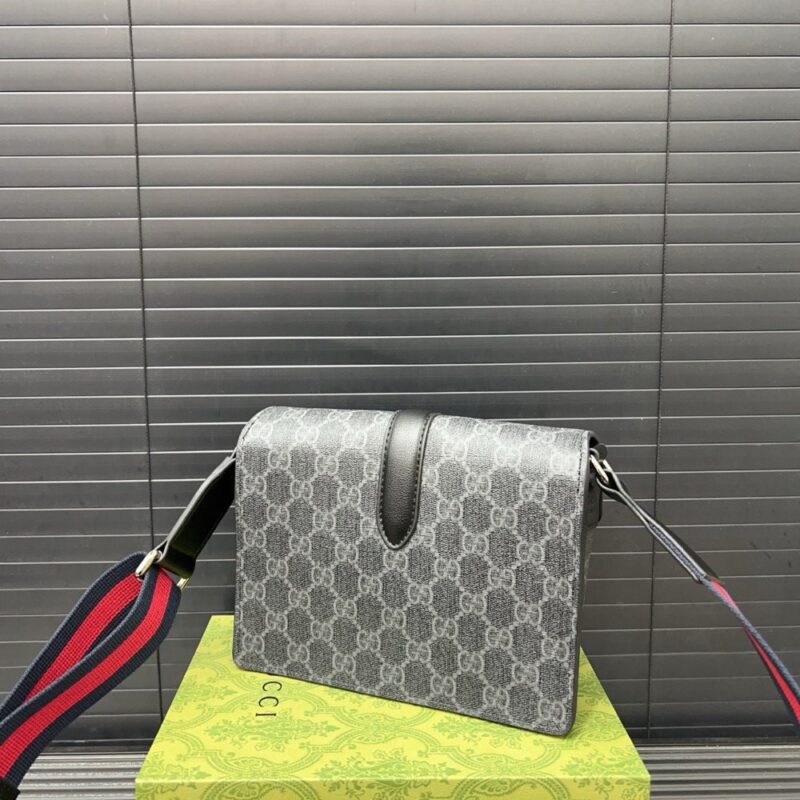 【AT9675】グッチのGG Supremeミニ斜め掛けバッグ - 都会的なエレガンスを演出する | Gucci