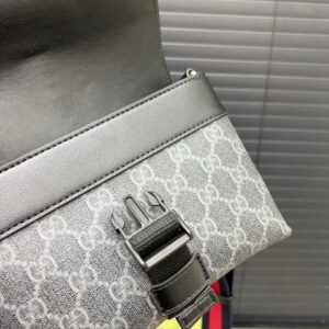 【AT9675】グッチのGG Supremeミニ斜め掛けバッグ - 都会的なエレガンスを演出する | Gucci