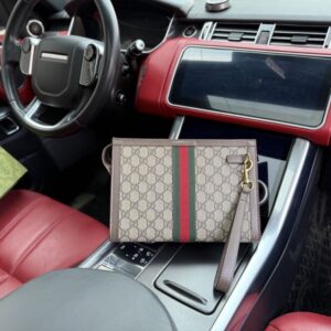 【AT9676】グッチ（Gucci）Ophidiaシリーズ ブラウンダミエ柄クラッチバッグ - 高級帆布素材、グリーンとレッドストライプ アクセント付き | Gucci