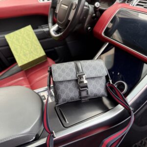 【AT9677】高級GG Supreme斜めがけバッグ - 都市の前衛性と贅沢なセンスを融合した男性用アイテム | Gucci Italy