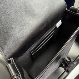 【AT9677】高級GG Supreme斜めがけバッグ - 都市の前衛性と贅沢なセンスを融合した男性用アイテム | Gucci Italy