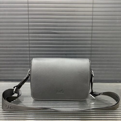 【AT9688】エルメス メンズグレーレザーショルダーバッグ - 都会の贅沢なスタイリングを演出 | Hermès Paris