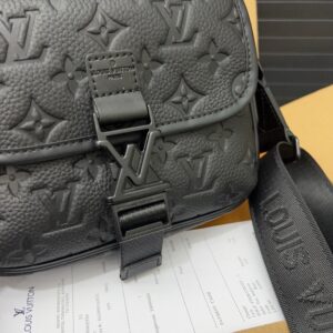 【AT9689】ルイ・ヴィトン モノグラム加工牛革ショルダーバッグ - 優雅な大人のファッションアクセサリー | Louis Vuitton