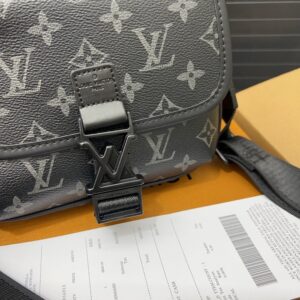 【AT9690】ルイ・ヴィトン モノグラムプリント ショルダーバッグ、都会的なエリートのスタイルを軽快に表現 | Louis Vuitton
