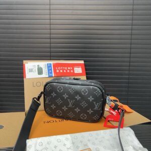 【AT9693】ルイ・ヴィトンのクラシックなモノグラムキャンバスショルダーバッグ | Louis Vuitton Paris