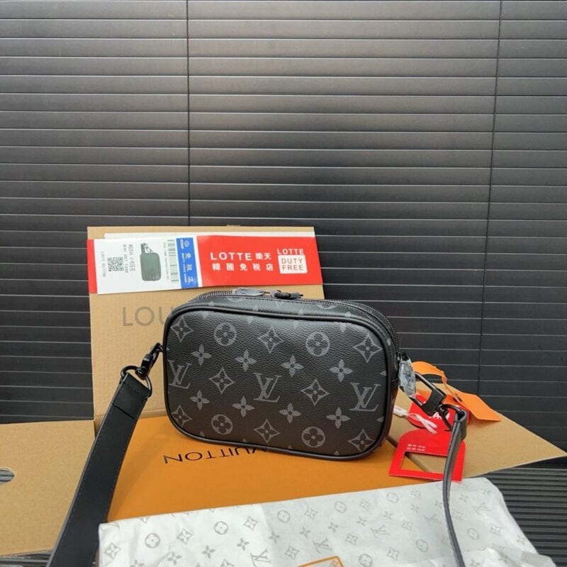 【AT9693】ルイ・ヴィトンのクラシックなモノグラムキャンバスショルダーバッグ | Louis Vuitton Paris