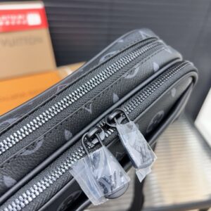 【AT9693】ルイ・ヴィトンのクラシックなモノグラムキャンバスショルダーバッグ | Louis Vuitton Paris