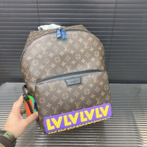 【AT9694】ルイ・ヴィトンのDiscoverリュックサック：ファッションと実用性の完璧な融合 | Louis Vuitton