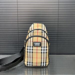 【AT9695】バーバリーのクラシックなチェック柄ショルダーバッグ | Burberry London