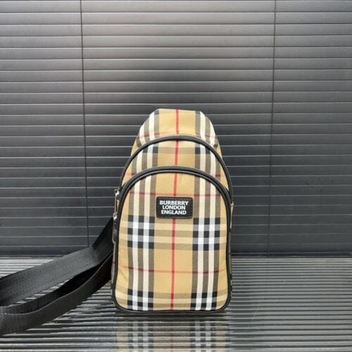 【AT9695】バーバリーのクラシックなチェック柄ショルダーバッグ | Burberry London