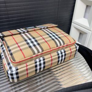 【AT9696】バーバリーのクラシックチェック柄ショルダーバッグ - 市街地のファッションとビジネス用途に適しています | Burberry London