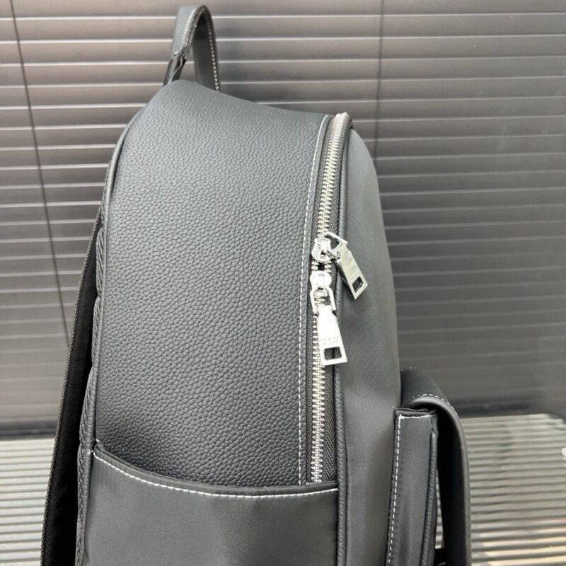 【AT9697】ディオールのサドルシリーズ グレーショルダーバッグ | ビジネスミーティングや都市通勤に最適 | Christian Dior