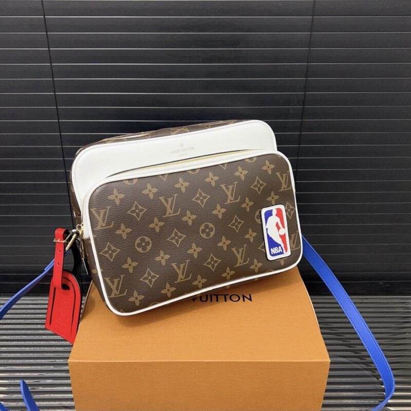 【AT9702】ルイ・ヴィトン × NBAコラボ メッセンジャーバッグ - ストリートスタイルを演出 | LV