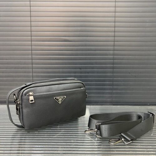 【AT9703】プラダPradaの高級グレーメンズショルダーバッグ - 品質の牛革素材と洗練されたデザインでビジネスミーティングにも最適 | Prada