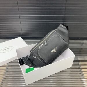 【AT9704】プラダ（Prada）高級牛革ウエストバッグ | クラシックなグレー色デザイン | 高級感と実用性を兼ね備えたファッションアイテム | Prada