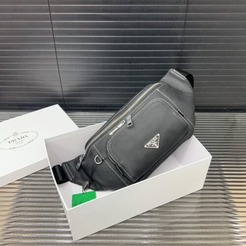 【AT9704】プラダ（Prada）高級牛革ウエストバッグ | クラシックなグレー色デザイン | 高級感と実用性を兼ね備えたファッションアイテム | Prada
