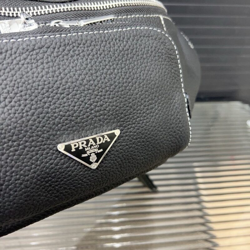 【AT9704】プラダ（Prada）高級牛革ウエストバッグ | クラシックなグレー色デザイン | 高級感と実用性を兼ね備えたファッションアイテム | Prada