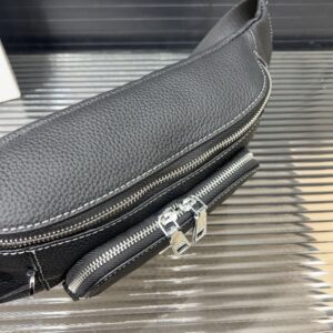【AT9704】プラダ（Prada）高級牛革ウエストバッグ | クラシックなグレー色デザイン | 高級感と実用性を兼ね備えたファッションアイテム | Prada