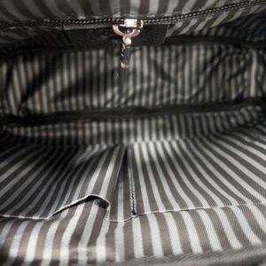 【AT9705】プラダの高級なメンズシングルショルダーバッグ - クラシック＆スタイリッシュな移動 | Prada Milano