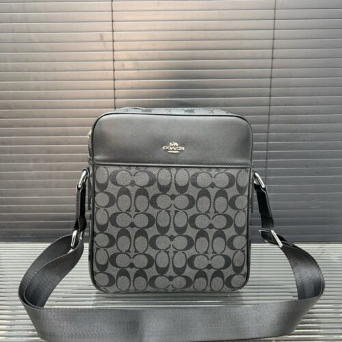【AT9707】Coach（コーチ）クラシックな花柄のグレーショルダーバッグ | Coach