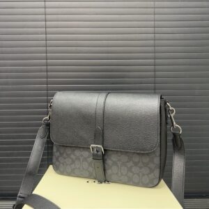 【AT9708】Coach(コーチ)のクラシックLeagueシリーズメッセンジャーバッグ | 都会のエリートスタイルを演出する高級牛革バッグ | Coach New York
