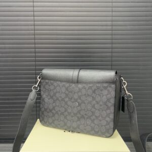 【AT9708】Coach(コーチ)のクラシックLeagueシリーズメッセンジャーバッグ | 都会のエリートスタイルを演出する高級牛革バッグ | Coach New York