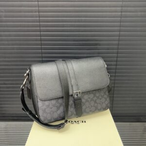 【AT9708】Coach(コーチ)のクラシックLeagueシリーズメッセンジャーバッグ | 都会のエリートスタイルを演出する高級牛革バッグ | Coach New York