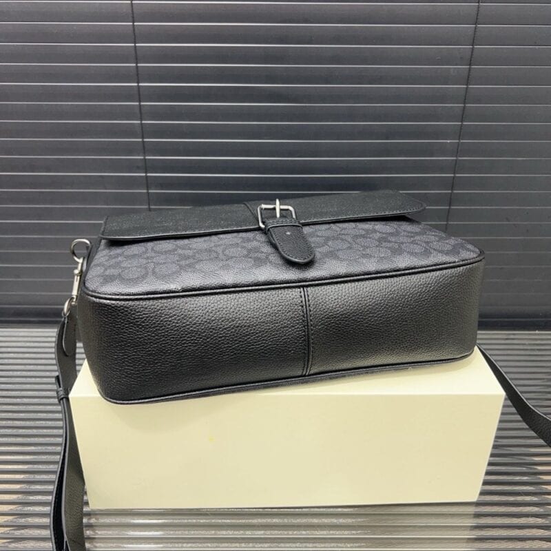 【AT9708】Coach(コーチ)のクラシックLeagueシリーズメッセンジャーバッグ | 都会のエリートスタイルを演出する高級牛革バッグ | Coach New York